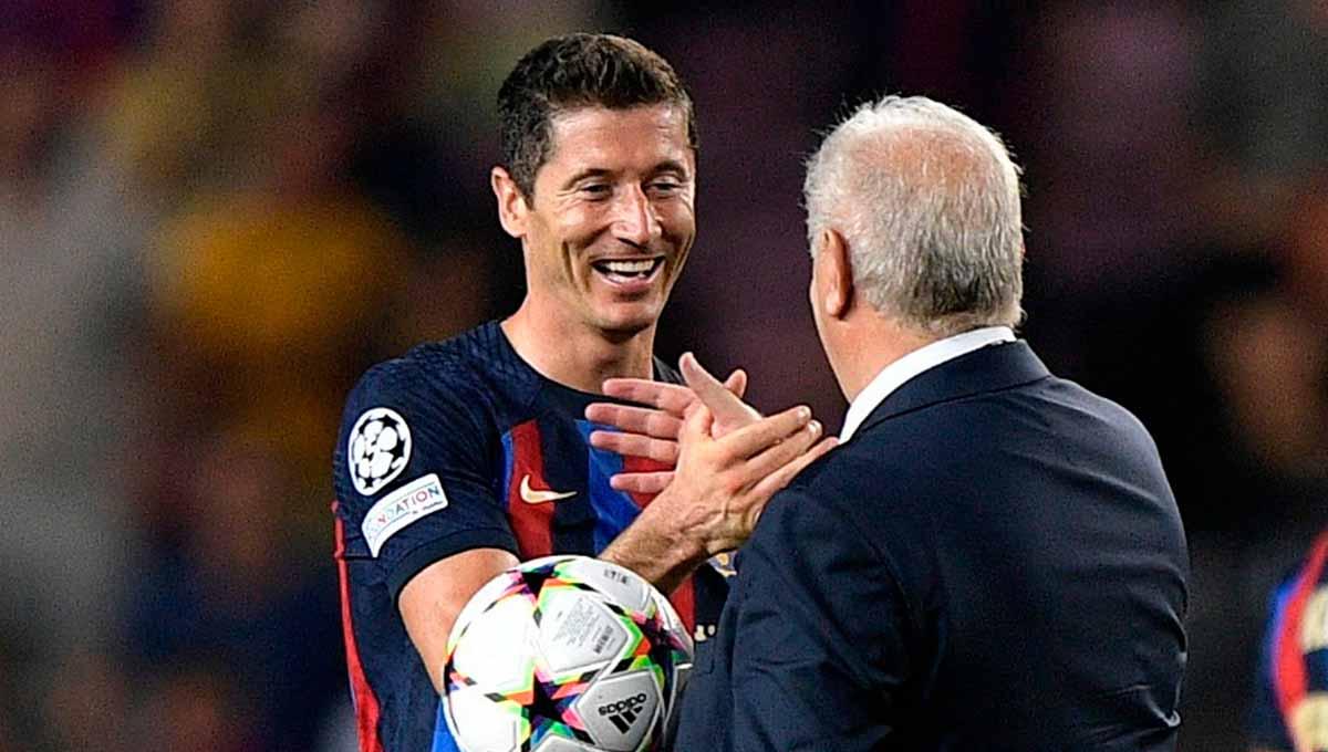 Akhirnya terungkap alasan raksasa Liga Spanyol, Barcelona, buang Robert Lewandowski di bursa transfer musim panas nanti. Foto: REUTERS/Pablo Morano