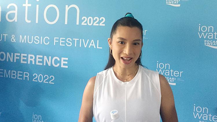 Istri pemain Liga 1 Persis Solo, Irfan Bachdim yaitu Jennifer Bachdim melakukan workout kehamilan anak keempatnya