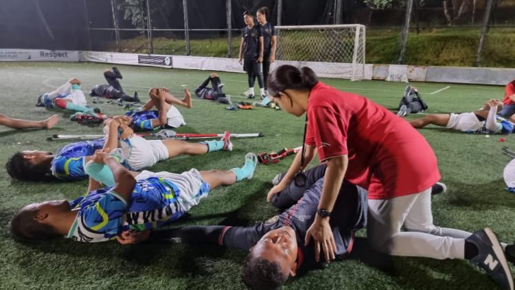 Timnas sepak bola amputasi Indonesia kehadiran tenaga fisiotrapis sebagai persiapan tim menuju Piala Dunia Amputasi 2022 Turki pada 1-9 Oktober mendatang. Mereka mempunya tugas khusus menangani cedera pemain.