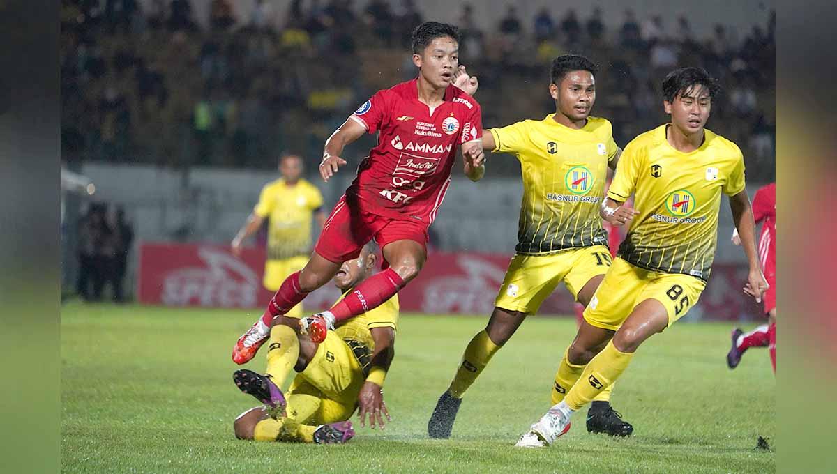 Barito Putera waspada tembok kokoh Persija Jakarta, dan tekanan dari Jakmania, saat berlaga di pekan ke-26 Liga 1 2022-2023, Rabu (22/02/23) sore. Foto: Khairul Imam Persija.