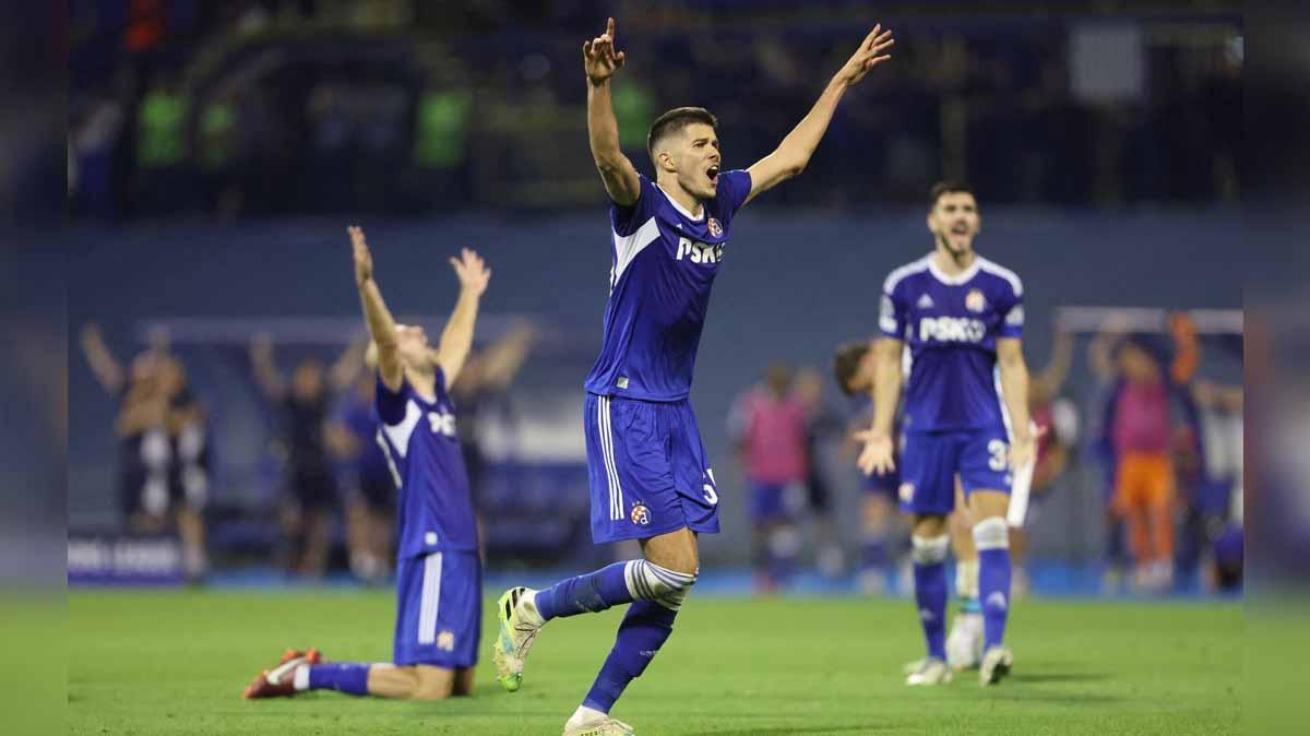 Raksasa Liga Jerman (Bundesliga), RB Leipzig, dilaporkan tertarik kepada bek tengah Dinamo Zagreb, Josip Sutalo, usai mengalahkan Chelsea. Foto: REUTERS/Antonio Bronic