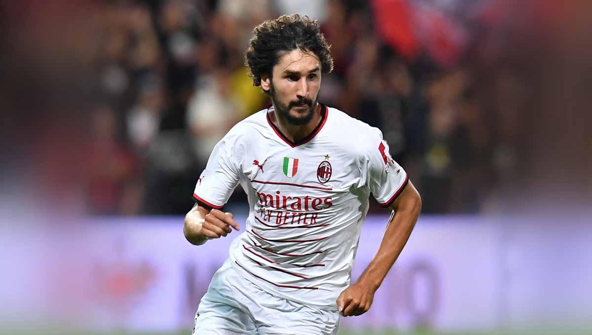 Pencinta Yacine Adli merapat, laga melawan Cagliari bisa jadi debut sang pemain dengan AC Milan di Liga Italia (Serie A) 2023-2024. Foto: REUTERS/Jennifer Lorenzini