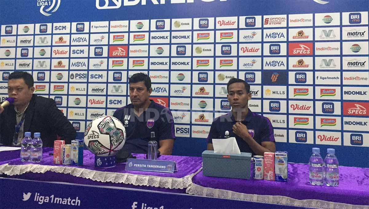Pelatih Persita, Alfredo Vera dan pemain, Muhammad Toha jelang lawan PSIS Semarang.