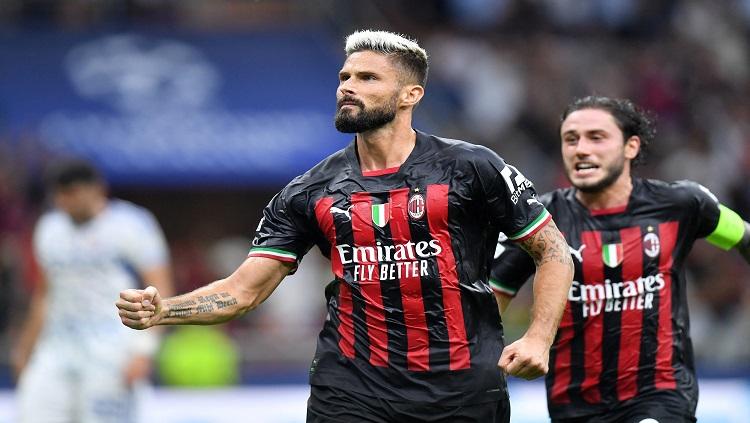 Striker AC Milan, Olivier Giroud merayakan gol pertama ke gawang Dinamo Zagreb di Grup E Liga Champions. REUTERS/Daniele Mascolo