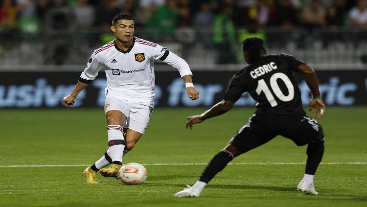 Aksi Cristiano Ronaldo saat Manchester United dijamu Sheriff Tiraspol di Liga Europa Reuters/Peter Cziborra - INDOSPORT