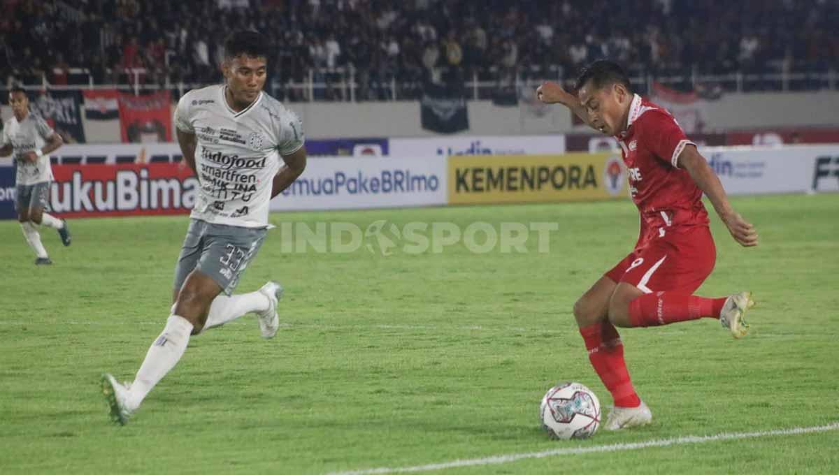 Bek klub Liga 1 Bali United, I Made Andhika Wijaya, baru saja menjalani operasi cedera pada bagian pergelangan kaki kanan. - INDOSPORT