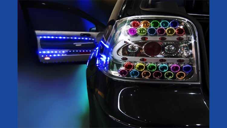 Ilustrasi mobil. Foto: Shutterstock/Lifepal