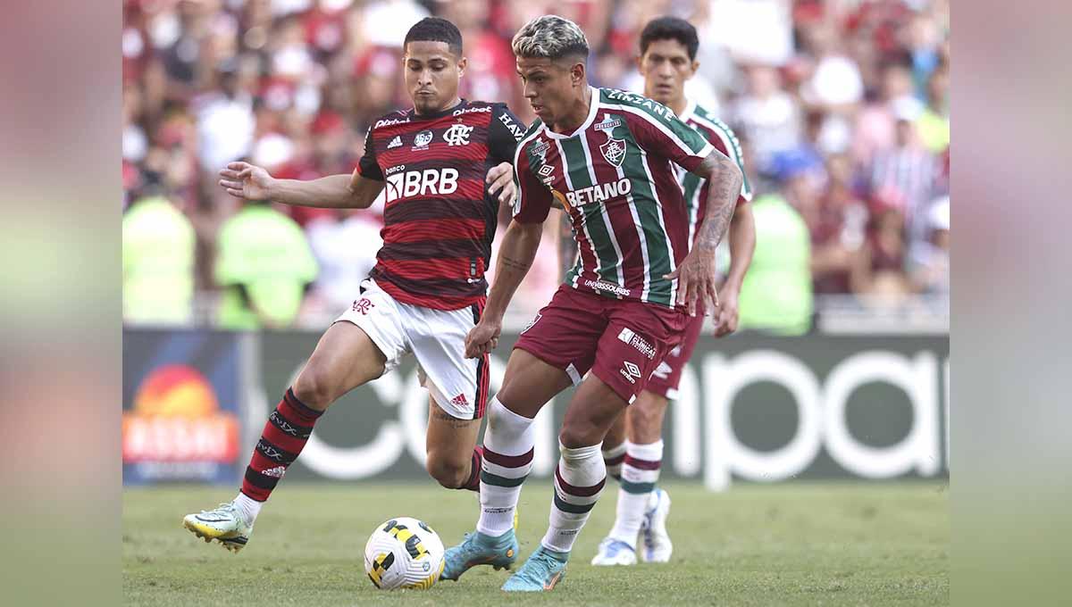 Liverpool, dikabarkan tengah mengincar wonderkid asal Brasil, Joao Gomes (kiri). Foto: REUTERS/Sergio Moraes. - INDOSPORT