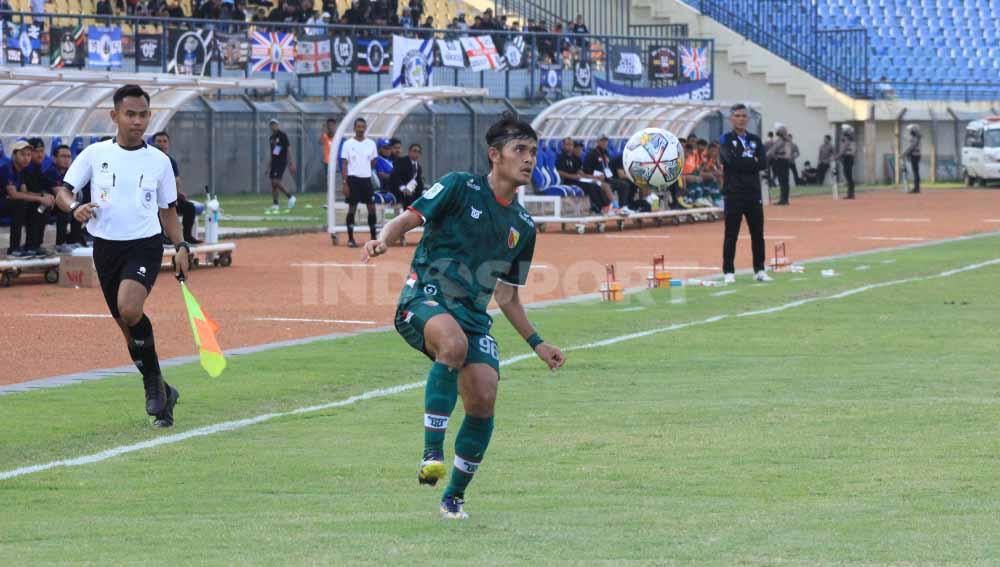 Persikab Bandung saat menghadapi PSCS Cilacap, pada pertandingan Liga 2 2022-2023 di Stadion Si Jalak Harupat, Kabupaten Bandung, Senin (19/09/22).