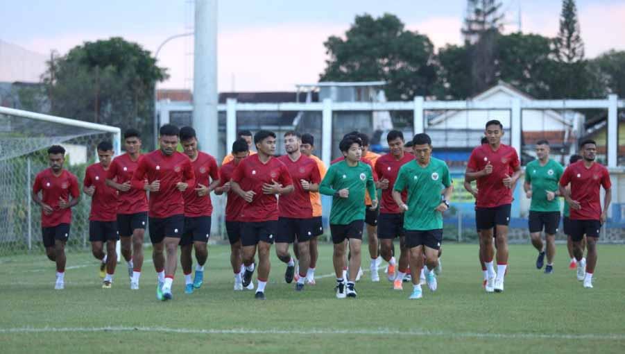 Indosport - Timnas Indonesia memulai persiapan jelang menghadapi laga FIFA Match Day melawan Curacao pada 24 dan 27 September mendatang. Foto: PSSI