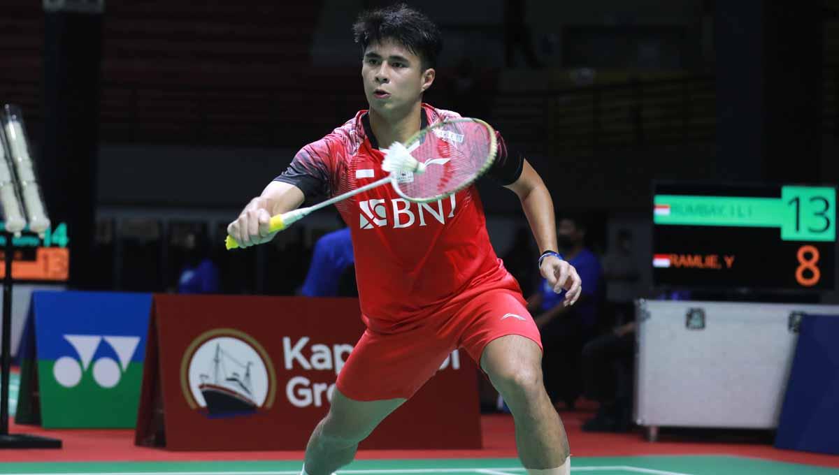 Pebulutangkis tunggal putra Indonesia, Ikhsan Leonardo Imanuel Rumbay tampil di Indonesia International Challenge 2022 . Foto: PBSI