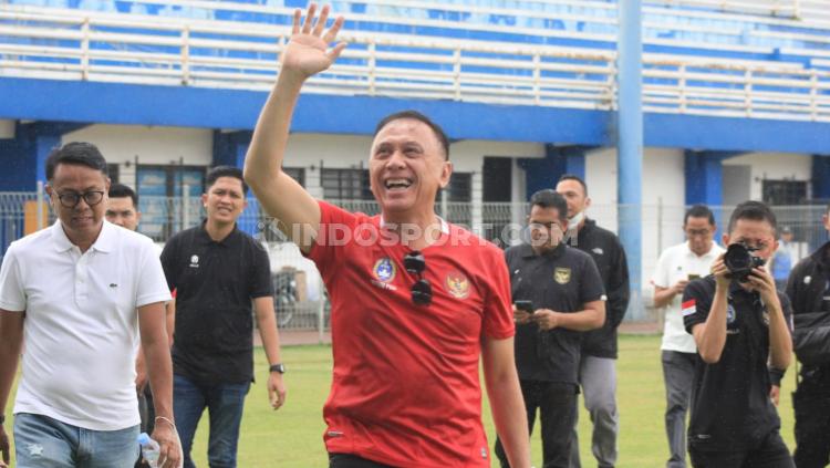 Ketum PSSI, Mochamad Iriawan hadir pada latihan Timnas Indonesia sebagai persiapan FIFA Matchday menghadapi Curacao di Stadion Sidolig, Bandung, Kamis (22/09/22).