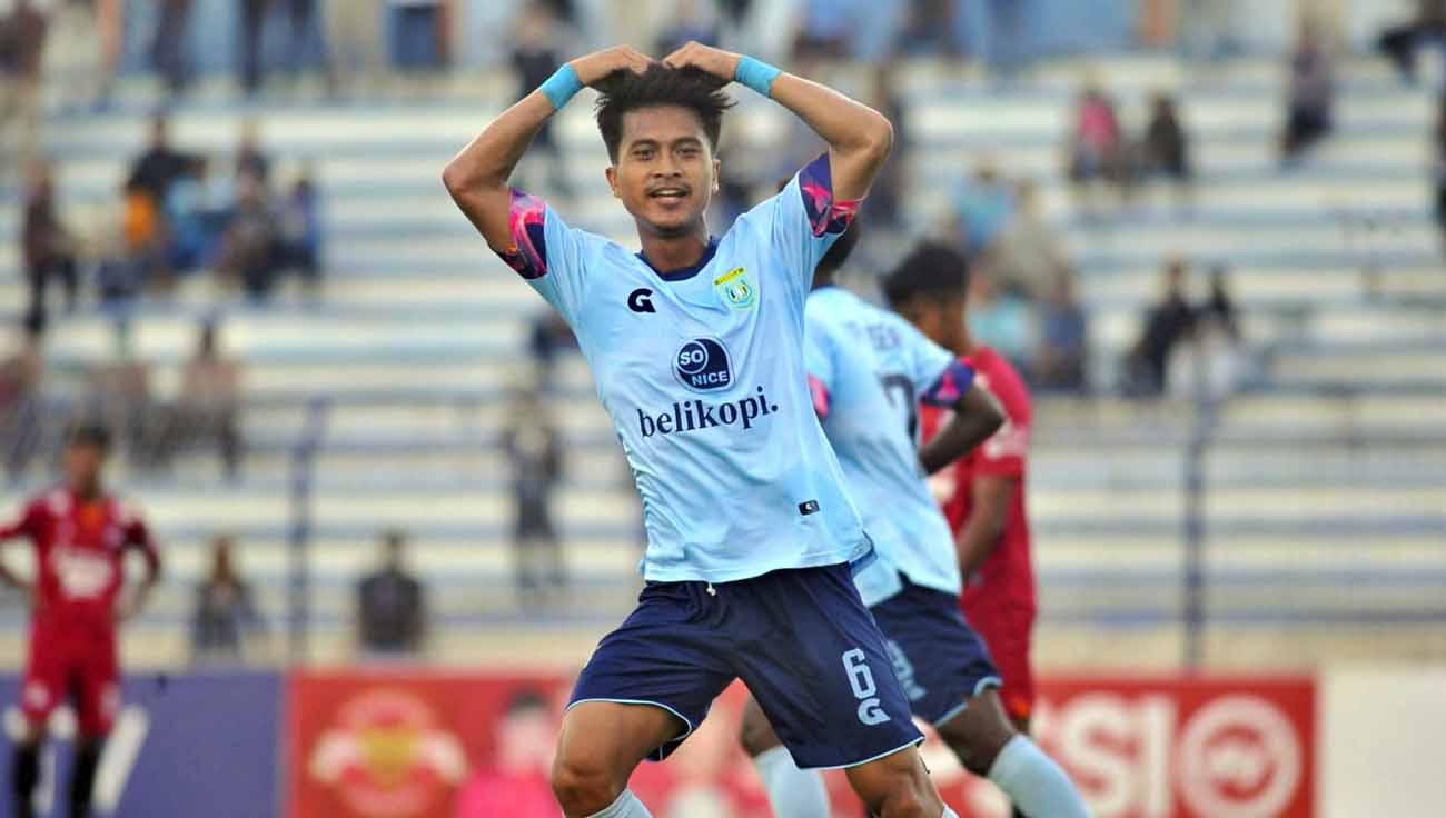 Selebrasi pemain Persela usai membobol ke gawang Persipa Pati.