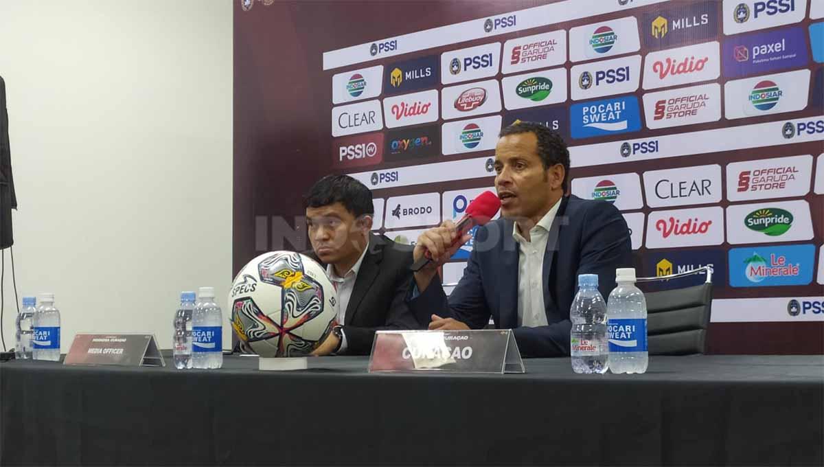 Pelatih timnas Curacao, Remko Bicentini usai FIFA Match Day menghadapi Timnas Indonesia. - INDOSPORT