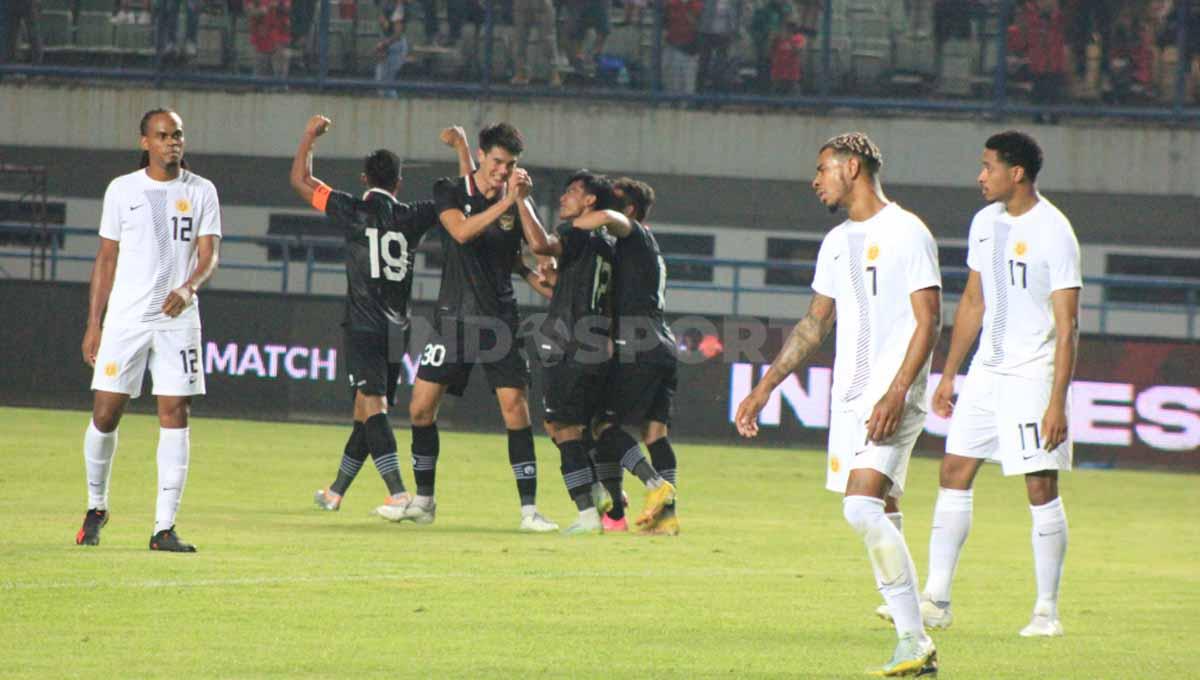 Juninho Bacuna (nomor 7) dari Curacao ditawari netizen untuk menjajal Liga 1 bersama Persib Bandung, Persebaya Surabaya, atau Bali United.