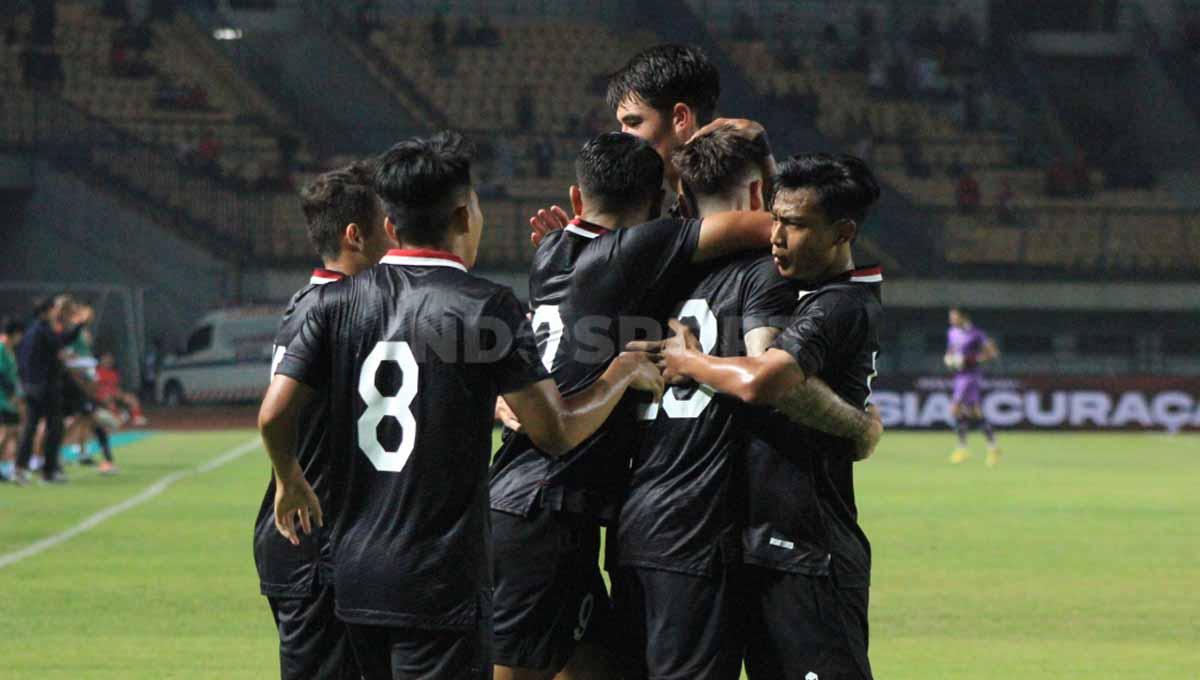 Indosport - Tiga pemain Liga 1 yang tampil gemilang bersama Timnas Indonesia saat dua kali tumbangkan Curacao di FIFA Matchday dan layak mentas di Liga Belanda.