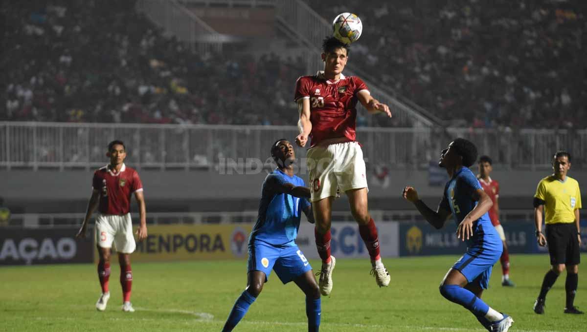 Indosport - Pertandingan leg ke 2 Timnas Indonesia vs Curacao di Stadion Pakansari, Selasa (27/09/22).