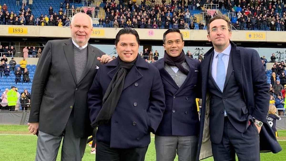 Pengusaha asal Indonesia, Anindya Bakrie dan Erick Thohir resmi memiliki mayoritas saham klub sepakbola Oxford United. Foto: Oxford United