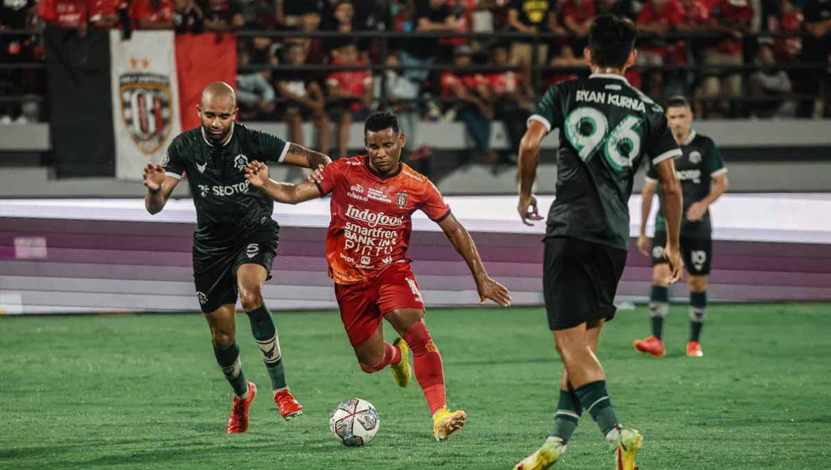 Pertandingan Bali United melawan Persikabo 1973 di Stadion Kapten I Wayan Dipta, Gianyar, Jumat (30/9/22) malam. Foto: Bali United