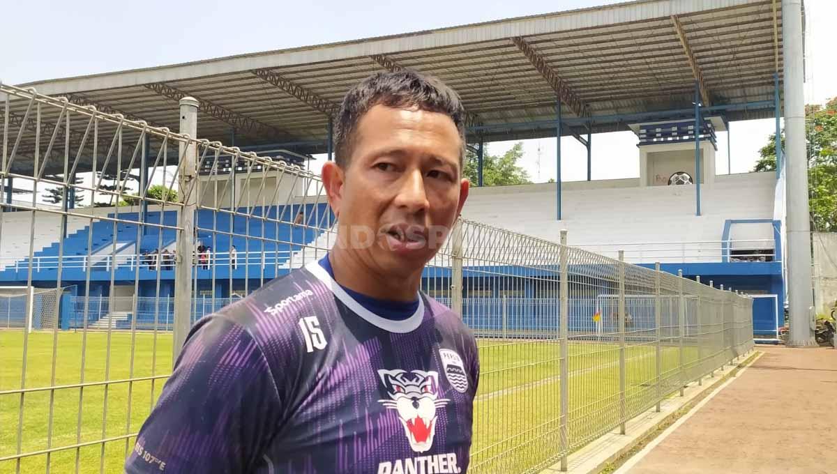 Legenda Persib Bandung, I Made Wirawan. Foto: Arif Rahman/INDOSPORT