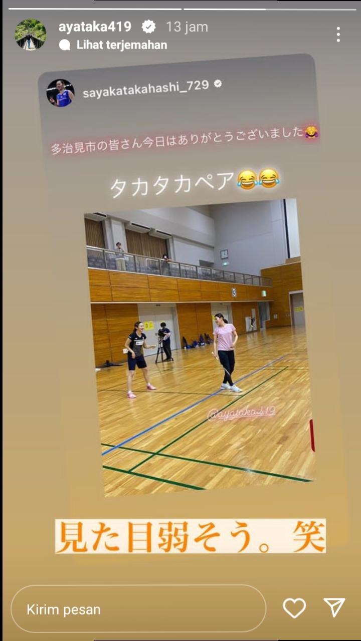 Sayaka Takahashi berlatih bersama Ayaka Takahashi pasca pensiun dari tim nasional bulutangkis Jepang. Copyright: Instagram Story @ayaka419