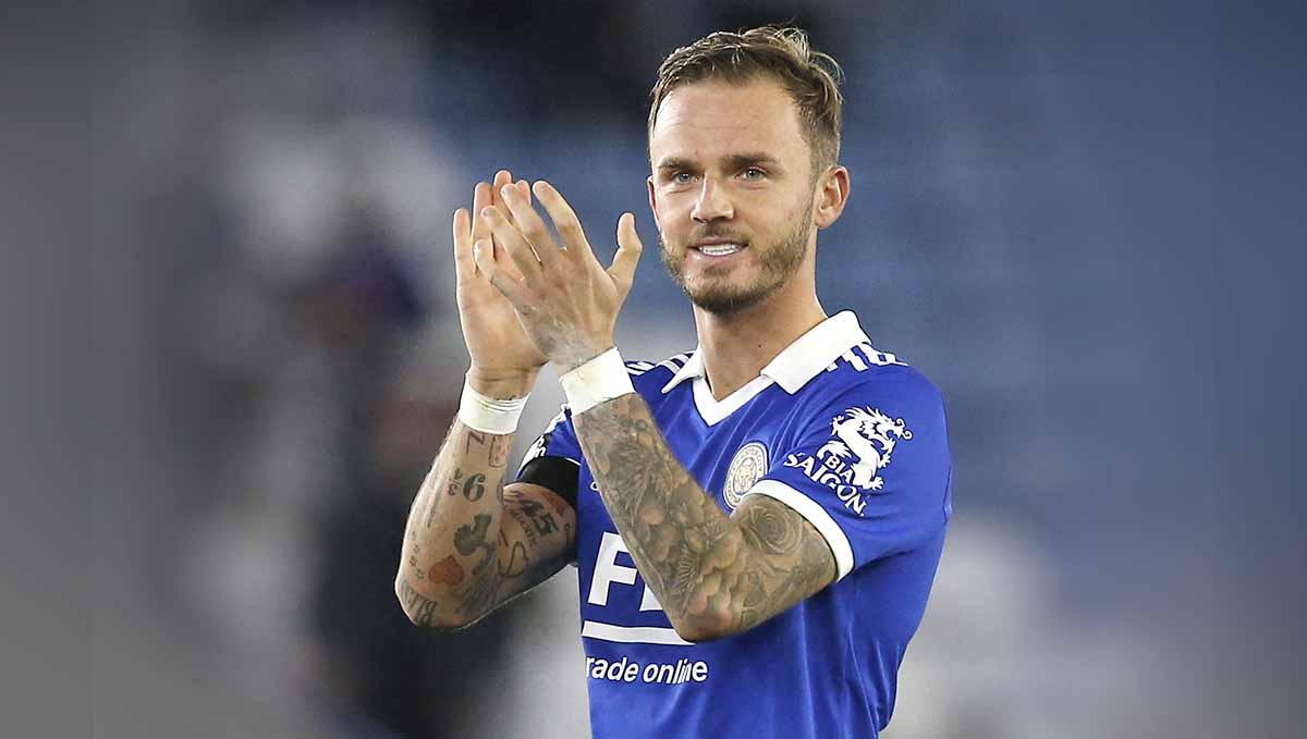 James Maddison pemain Leicester City memberi tepuk tangan kepada para penggemar usai pertandingan. (Foto: REUTERS/Craig Brough)