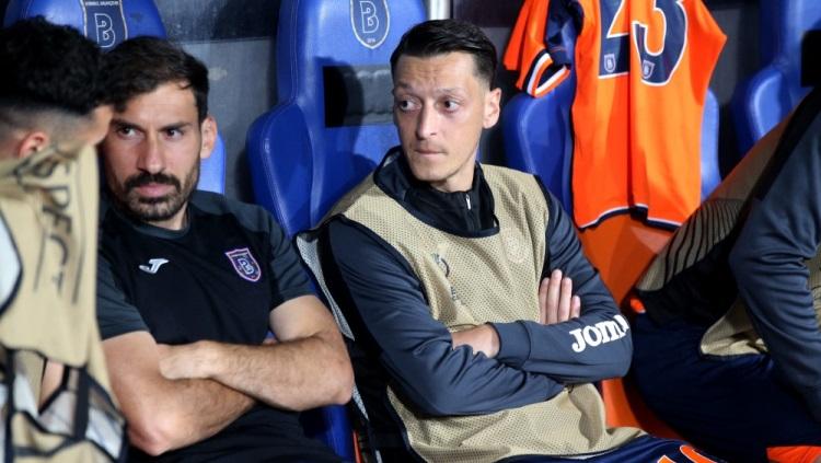 Mesut Ozil pernah bercerita kepada Deasy Noviyanti selaku presenter ternama Indonesia soal rencananya di masa depan usai putuskan pensiun. Foto: REUTERS/Stringer.