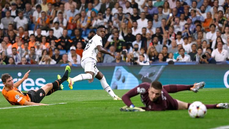 Aksi Vinicius Jr di laga Real Madrid vs Shakhtar Donetsk (06/10/22). (Foto: REUTERS/Susana Vera)