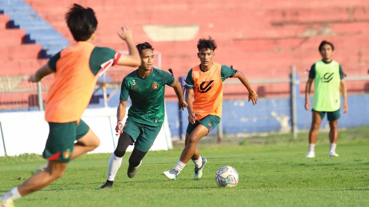 Persik Kediri tetap berlatih selama liga 1 berhenti sementara. Foto: MO Persik Kediri