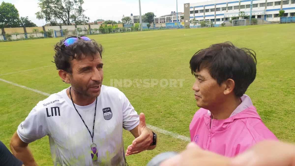 Pelatih Persib, Luis Milla bersama pelatih fisik Persib, Yaya Sunarya.