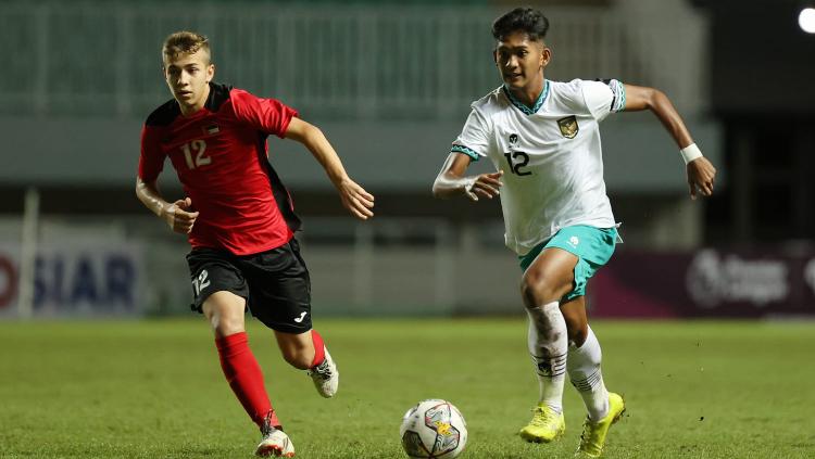 Pertandingan antara Timnas Indonesia vs Palestina pada Kualifikasi Piala Asia U-17 grup B di Stadion Pakansari, Cibinong, Kabupaten Bogor, Jumat (07/10/22).