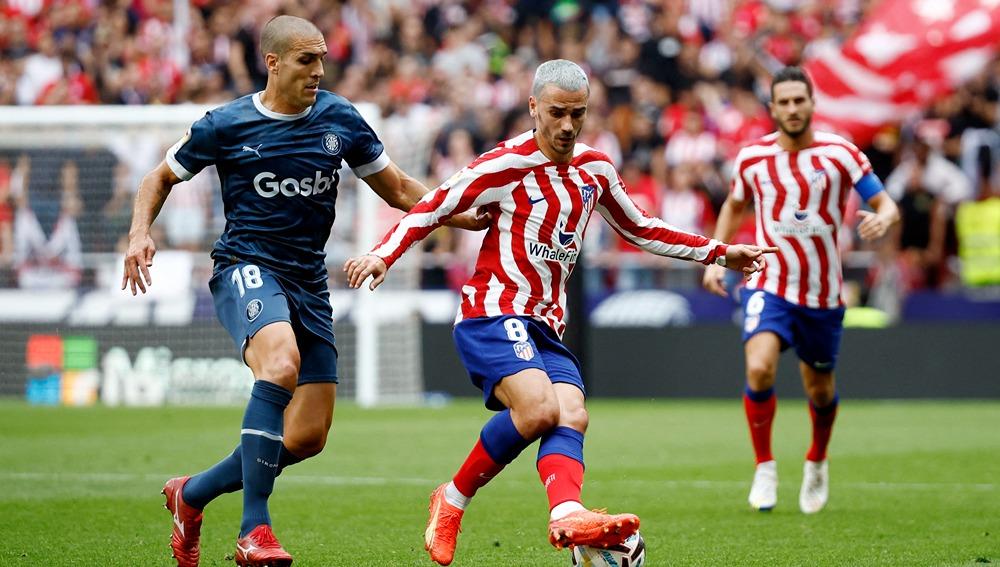 Raksasa Liga Spanyol (LaLiga), Barcelona, dikabarkan menjadikan si anak hilang, Oriol Romeu, sebagai pengganti Sergio Busquets. - INDOSPORT