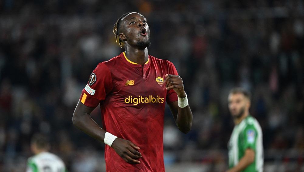 Rekap rumor bursa transfer per Jumat (03/11/23) diwarnai dengan tawaran gila Chelsea untuk mantan penyerangnya, Tammy Abraham.