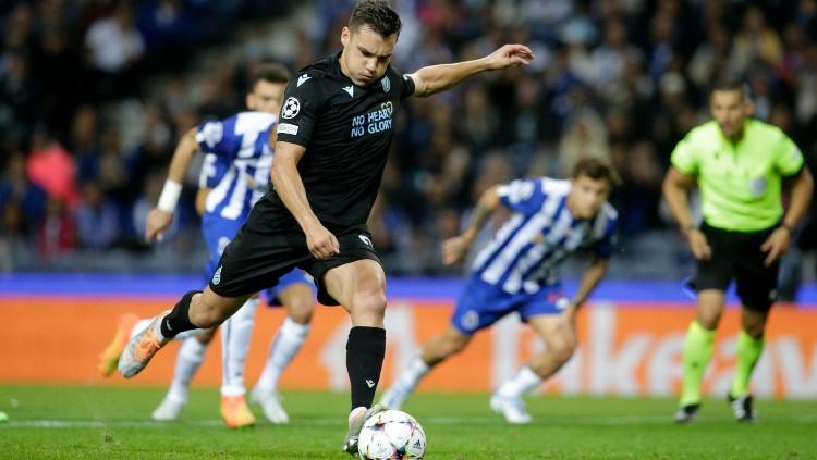 Eks Barcelona yang bermain di Club Brugge, Ferran Jutgla. (Foto: REUTERS/Miguel Vidal)