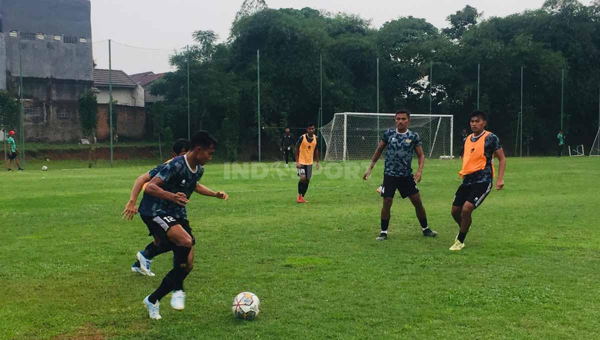 Dewa United tetap latihan meski Liga 1 ditunda hingga November.