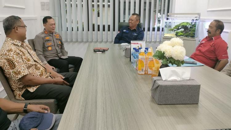 Direktur operasional PT LIB, Sudjarno.