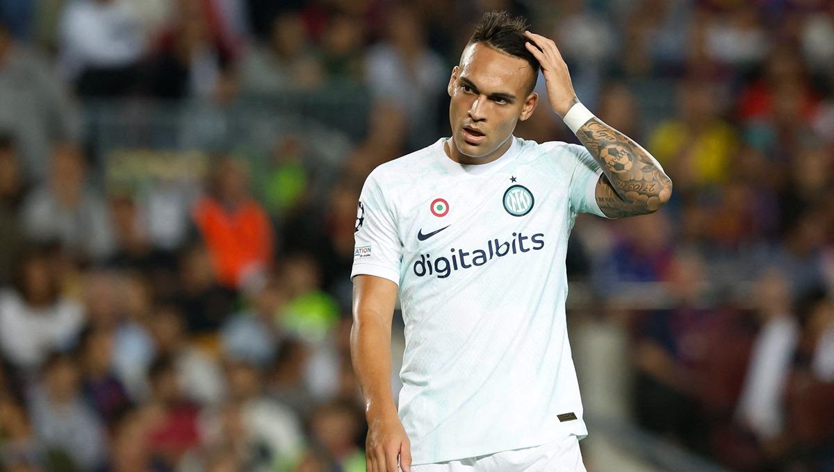 Lautaro Martinez tak kuasa menahan rasa kecewanya usai Inter Milan hanya bermain imbang lawan Real Sociedad di Liga Champions 2023/24.