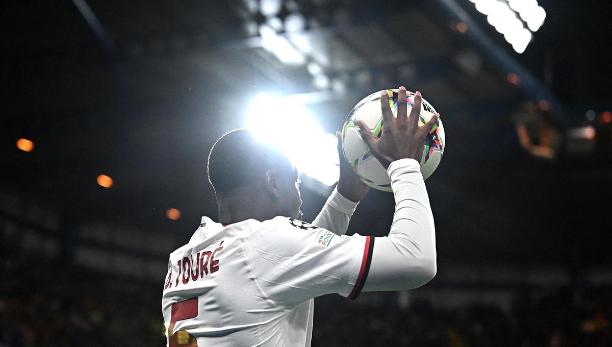 Fode Ballo-Toure, pemain AC Milan. Foto: REUTERS/Andrew Boyers