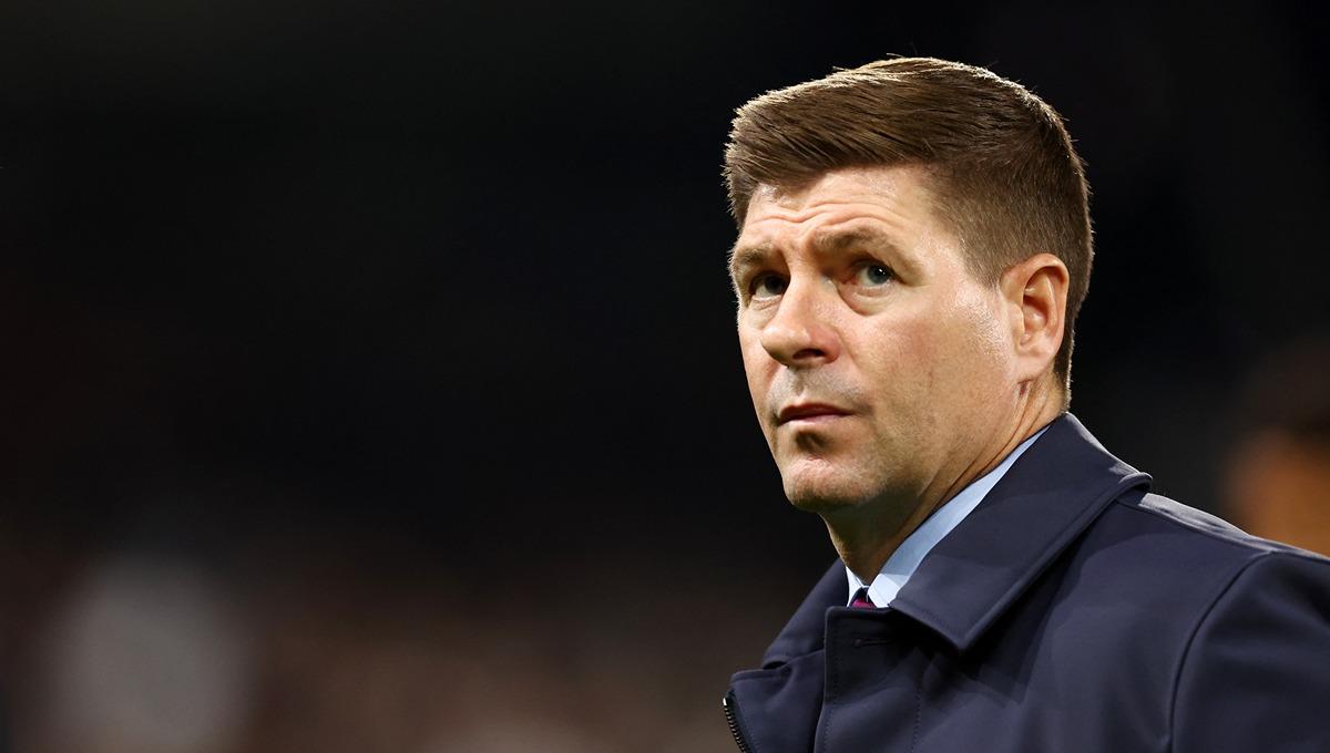 Steven Gerrard, pelatih klub Liga Arab Saudi, Al Ettifaq, ternyata telah mengincar Moussa Dembele, sebelum mendekati Jordan Henderson. Foto: REUTERS/David Klein