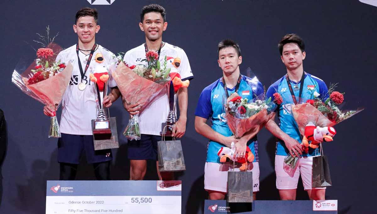 Podium juara Denmark Open 2022: Fajar Alfian/Muhammad Rian Ardianto dan Marcus Fernaldi Gideon/Kevin Sanjaya Sukamuljo. (Foto: PBSI)