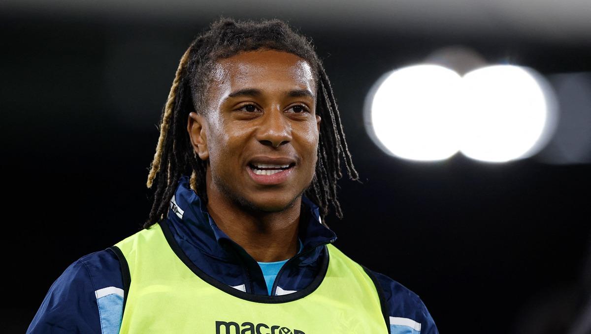 Rumor transfer raksasa Liga Inggris (Premier League), Chelsea, dimulai dari Ollie Watkins yang merapat hingga sikut Manchester City demi Michael Olise.