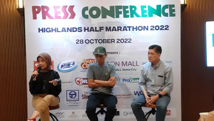 Acara jumpa pers Highlands Half Marathon di Jakarta, Jumat (28/10/22). - INDOSPORT