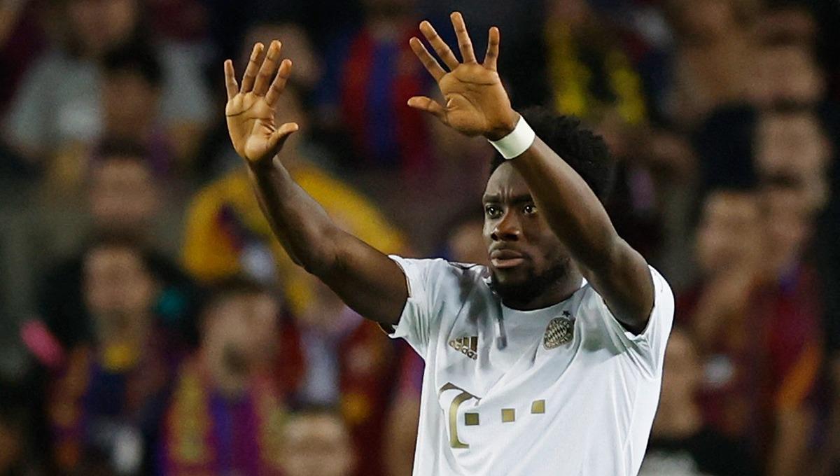 Alphonso Davies, pemain Bayen Munchen. Foto: REUTERS/Albert Gea