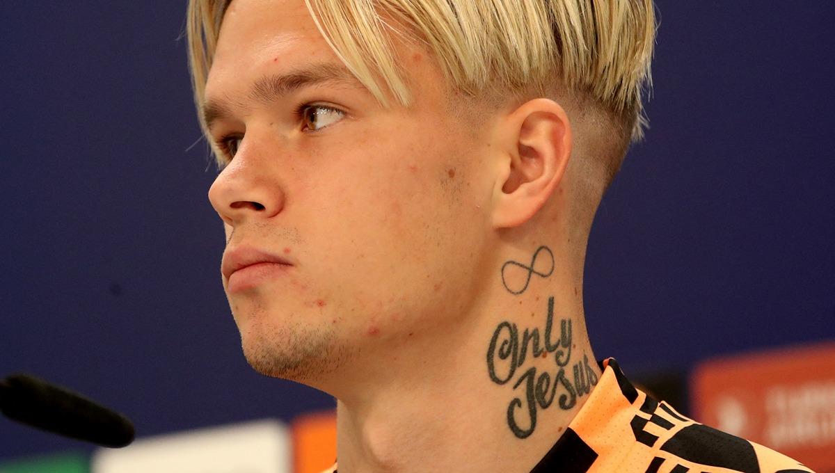 Chelsea lagi-lagi menjadi headline berkat sukses mereka membajak Mykhailo Mudryk di bursa transfer usai tadinya menjadi incaran rival Liga Inggris Foto: REUTERS/Violeta Santos Moura