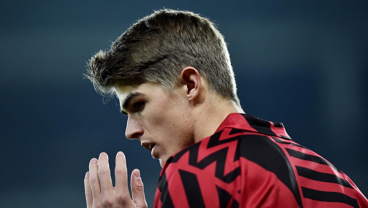 Klub Liga Italia (Serie A), AC Milan, mendapat kabar baik dari Atalanta terkait gelandang mereka yang bernama Charles De Ketelaere di bursa transfer.