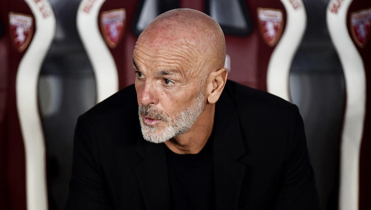 3 calon pengganti Stefano Pioli usai AC Milan terancam gagal lolos Liga Champions 2023-2024. Foto: REUTERS/Massimo Pinca - INDOSPORT