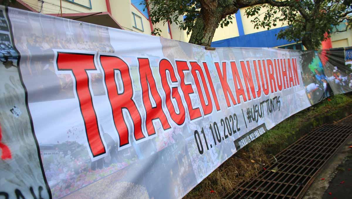 Jurnalis Malang Raya (JMR) memperingati 40 hari Tragedi Kanjuruhan dgn menampilkan foto karya jurnalistik. (Foto: dokumentasi JMR)