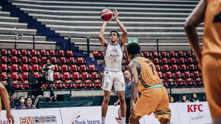 Power Forward Satria Muda Pertamina Jakarta, Ali Bagir Alhadar.