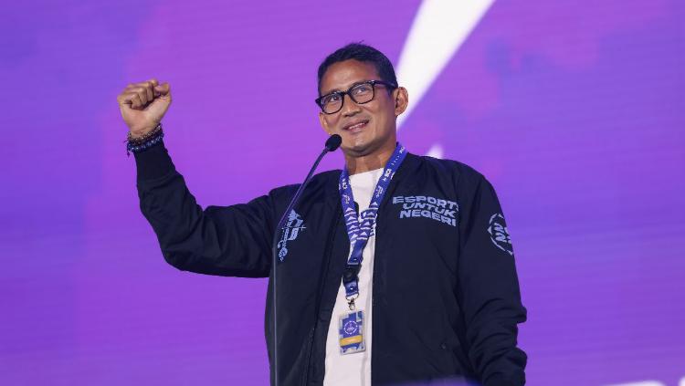 Sandiaga Uno selaku Menparekraf mengklaim bahwa ajang WSBK Mandalika 2023 di Sirkuit Mandalika telah melampaui jumlah target penonton. - INDOSPORT