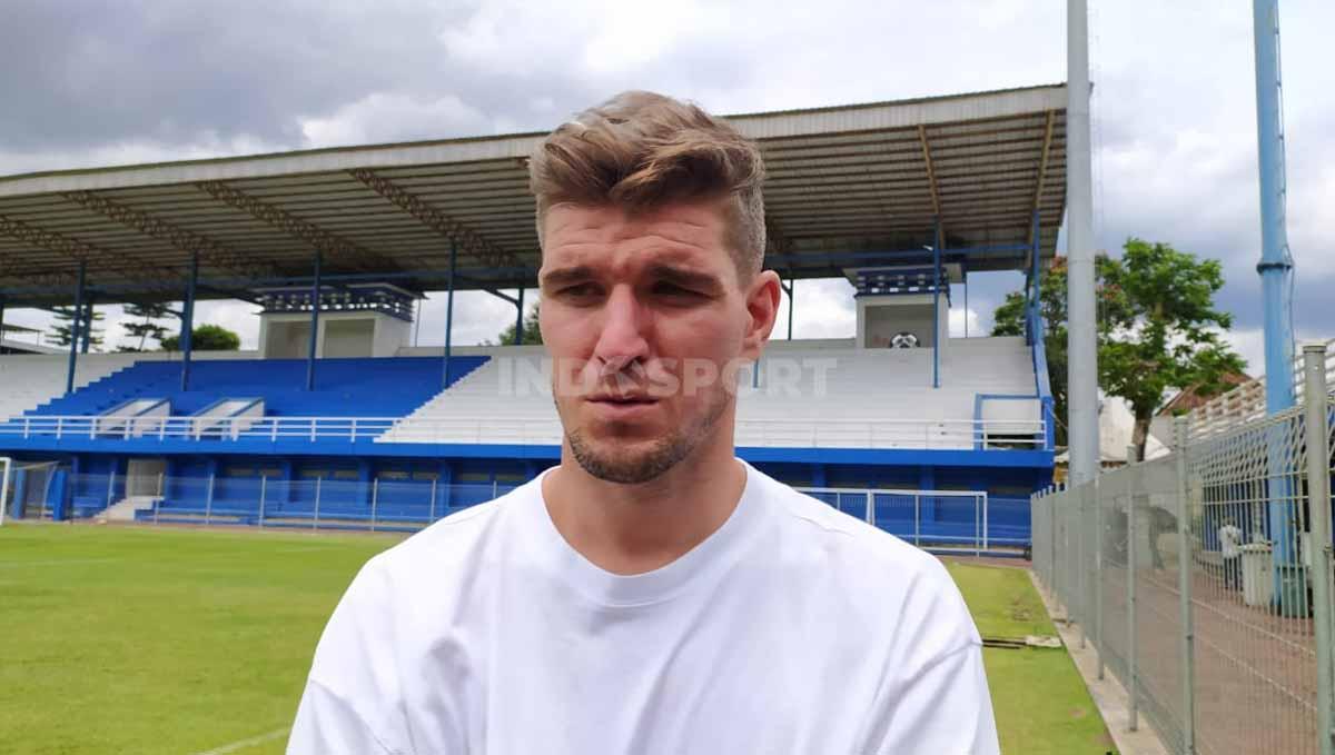 Bek Persib, Nick Kuipers.